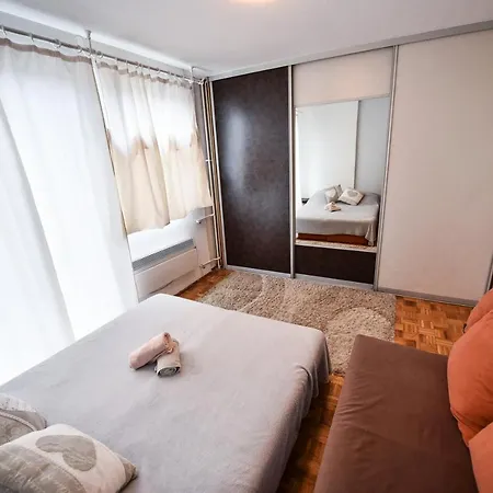 Apartman 49 *